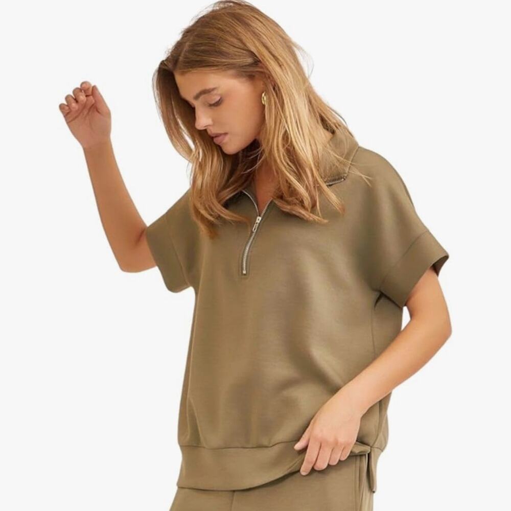 Dear Scarlett tan Short Sleeve zipper Top size 3X